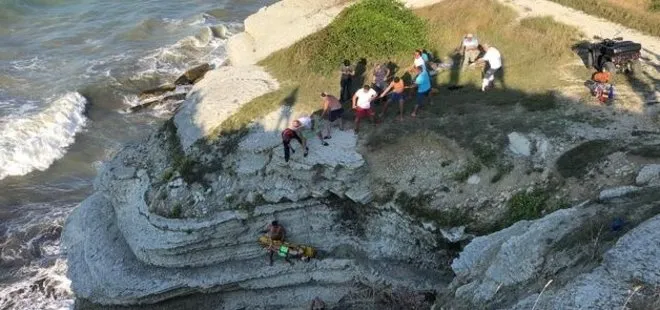 Denize atlarken kayalıkların arasına düşen tatilci öldü