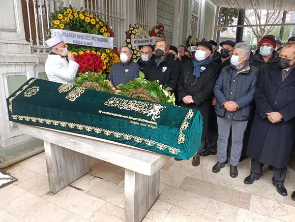 Erol Evgin’in ağabeyi son yolculuğuna uğurlandı