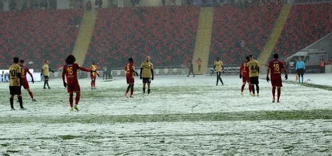 Gaziantep FK Yeni Malatyaspor maçı yoğun kar yağışı nedeniyle ertelendi