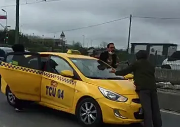 İçinde gelinini gördüğü taksinin önüne yattı