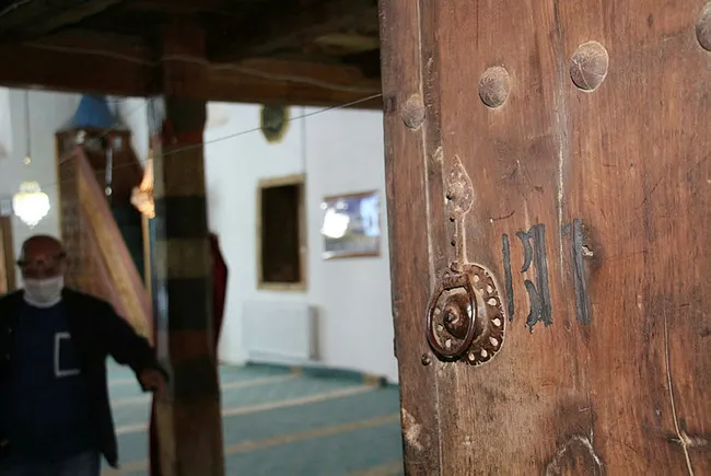 Tek bir çivi çakılmadan yapılan cami 354 yıldır ayakta - 4