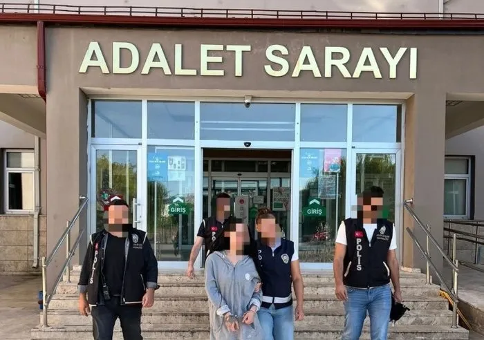 30-ayri-sucu-bulunan-beyza-gurkandan-ak-partililer-icin-skandal-cagri-daha-once-de-peygamber-efendimize-hakare-1743086394087.jpeg (Foto: ahaber.com.tr)