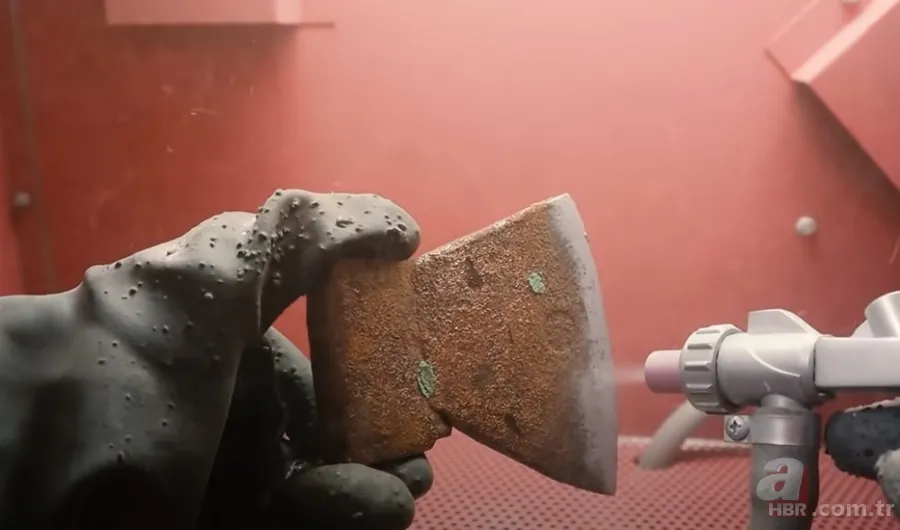 Viking hayranı fenomen paslı baltayı jilet gibi yaptı! Son hali görenleri hayran bıraktı 13