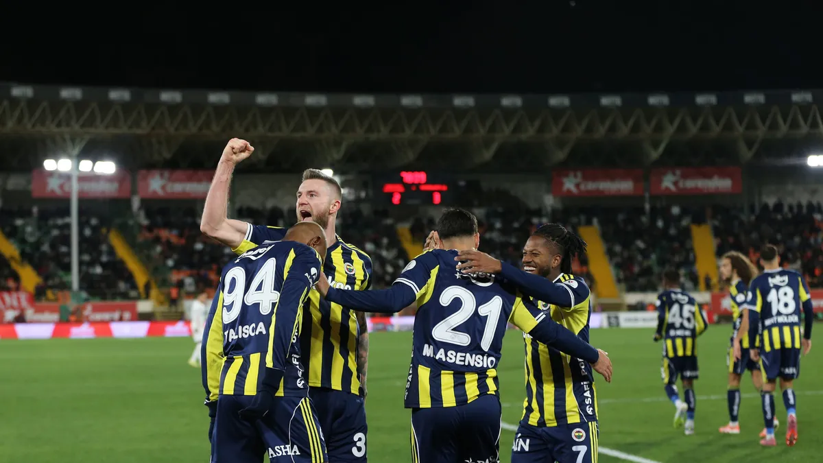 Fenerbahçe Bankalar Birliği'nden çıkıldığını açıkladı
