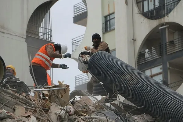 Yabancı uzmanlar değerlendirdi: İngiltere ikiye bölünürdü! Türkiye’deki depremin eşi benzeri yok