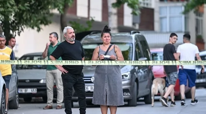 baskentte-baba-vahseti-rehin-aldigi-cocuklarini-oldurup-intihar-etti-1719952279912.jpg Başkentte baba vahşeti! Rehin aldığı çocuklarını öldürüp intihar etti - 2