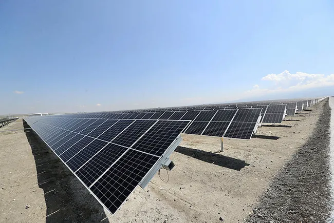 Karapınar GES'te ilk faz tamamlandı! En büyük güneş enerjisi yatırımı uzaydan bile görünüyor - 1