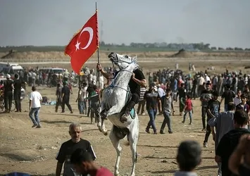 Gazze sınırında "Milyonluk Kudüs" gösterisi