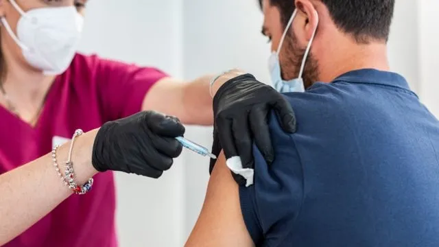 Son dakika: Kovid-19 salgını Omicron ile sona mı eriyor? Avrupa'dan umutlandıran açıklama - 5