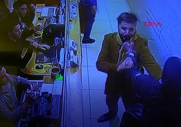 İstanbul Esenyurt'taki döviz bürosunda yumruklu kavga kamerada! Şaşkınlıkla öylece izlediler