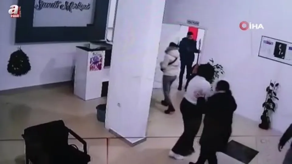 Eski eşini sokak ortasında katletti!