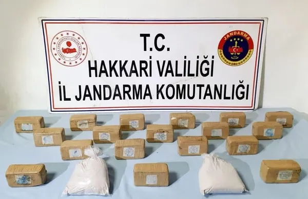 PKK'ya Hakkari'de büyük darbe! Hepsi ele geçirildi - 1