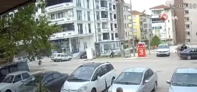 Yalova’da motosiklet ile cipin çarpıştığı kaza kamerada