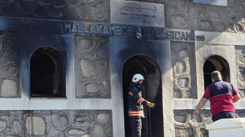 Trabzon'daki yangında mucize olay! Cami küle döndü kutsal kitabımız sapasağlam kurtarıldı