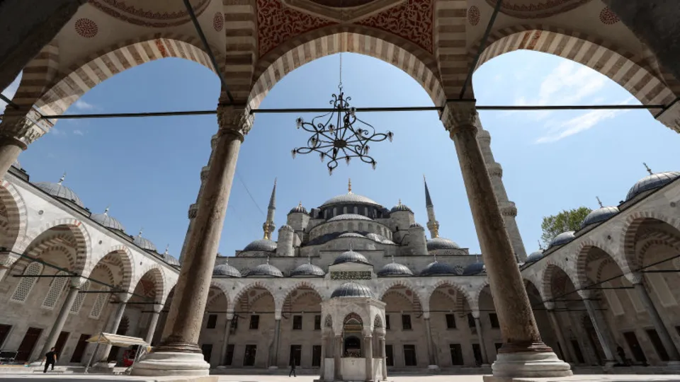 Sultanahmet Camii Başkan Recep Tayyip Erdoğan'ın katılımıyla ibadete açıldı! Diyanet'i kapatmak isteyen 7'liye 14 Mayıs mesajı