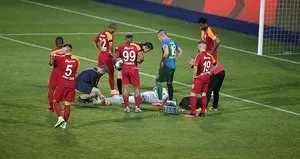 Muslera’nın kaval kemiği kırıldı