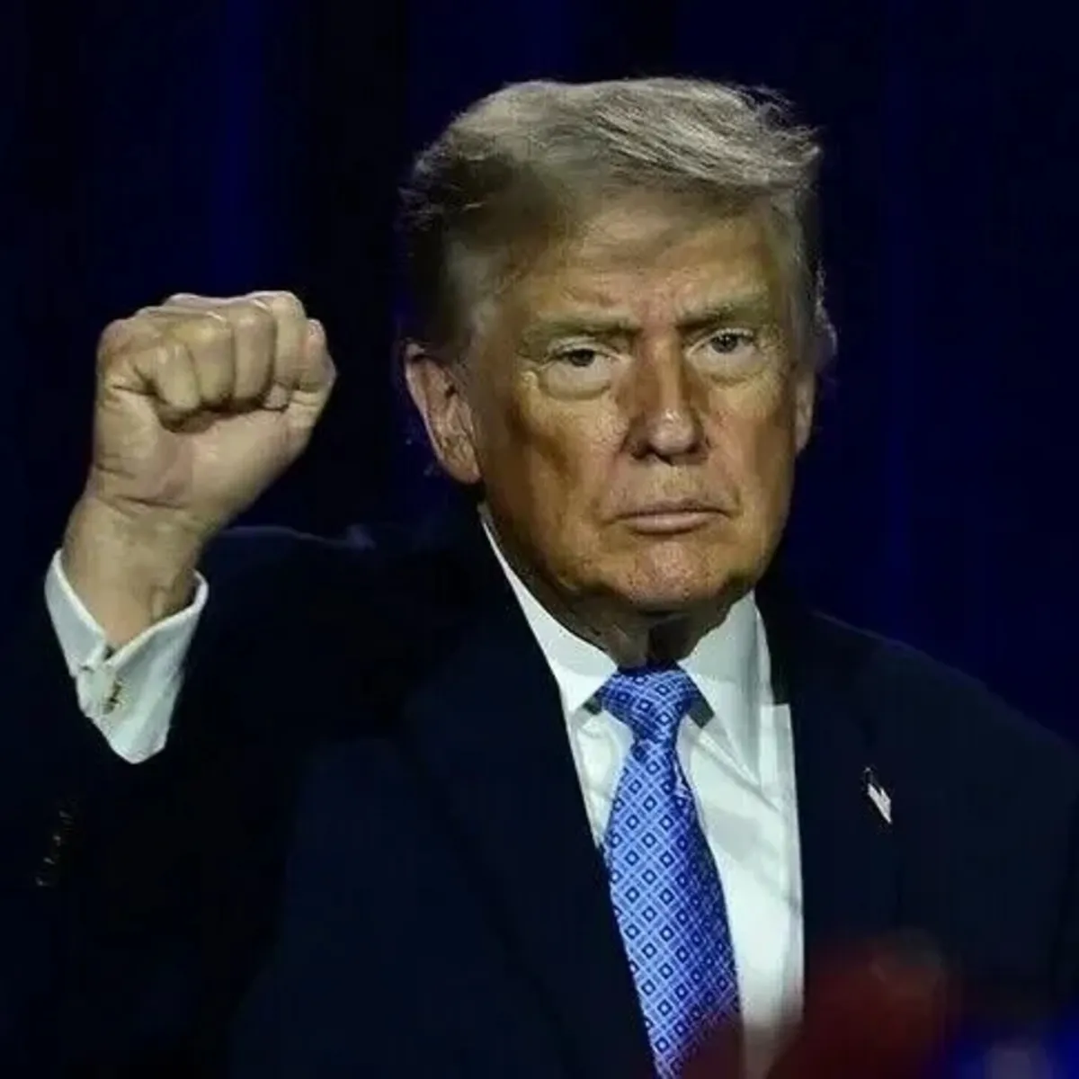 Trump İran'a büyük saldırı seçeneğini değerlendirdi