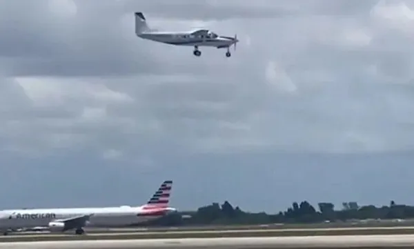 ABD’de ilginç olay: Pilotu bayılan uçağı deneyimsiz yolcu indirdi