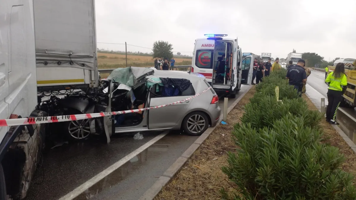 Manisa'da zincirleme trafik kazası: 1 ölü 2 yaralı