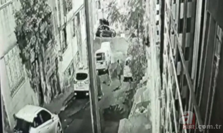 İstanbul’da akıl almaz cinayet: Arabaya çarpıp boynu kırıldı, bıçaklandı! Dehşet anları kamerada