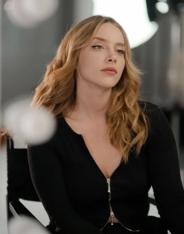 hayal-koseoglundan-oyunculuk-sektorune-pankartli-isyan-1769675185121.jpg Kaynak: Instagram