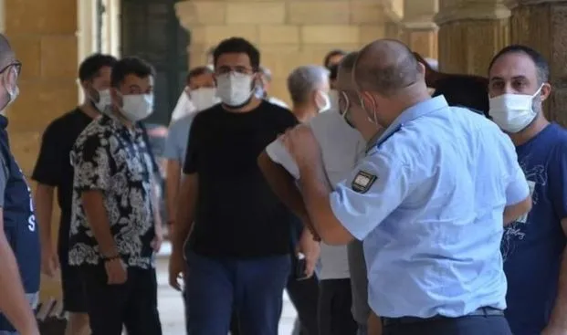 Tahliye olan orkestra üyelerinden Bülent Ersoy'a şoke eden suçlama - 1