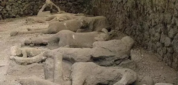 Papa’dan skandal onay: Aile değerlerini görmezden geldi LGBT sapkınlığını resmi olarak kutsadı