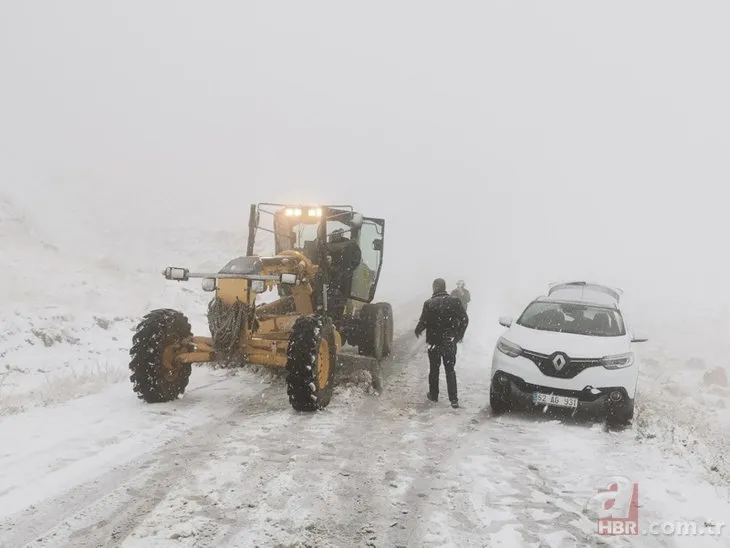 Tunceli’de 200 yol kardan kapandı
