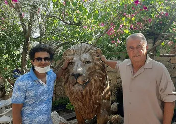 Fatih Terim evine aslan heykeli yaptırdı