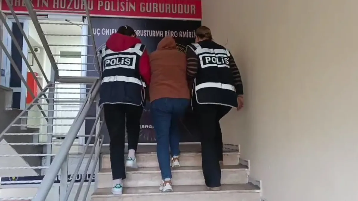 İzmir'de 61 yıl hapis cezası bulunan 'suç makinesi' yakalandı