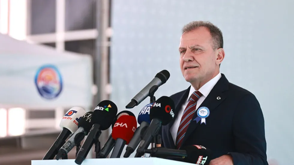 mersinde-336-milyon-tllik-ihale-yolsuzlugu-ahabercomtrde-vahap-secerin-olurlari-mercek-altinda-1790948257926.jpg Belediye Başkanı Vahap Seçer (Foto: AA)