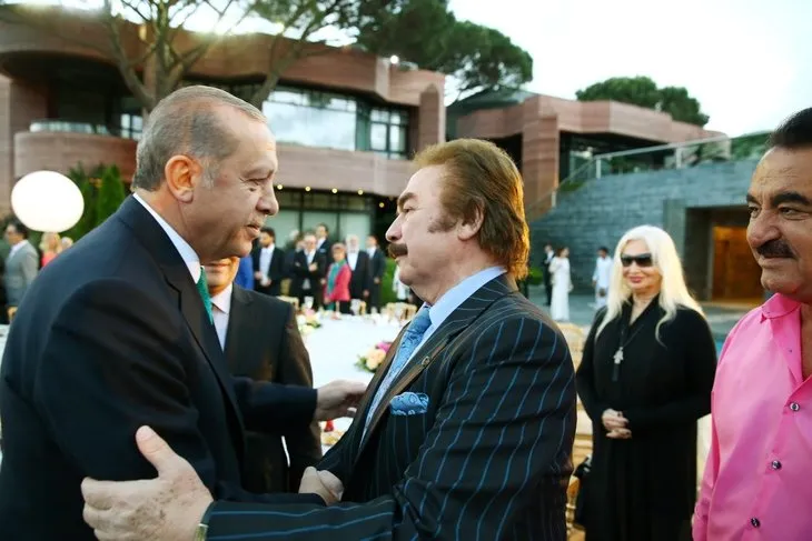 Cumhurbaşkanı Erdoğan sanatçı ve sporculara iftar verdi