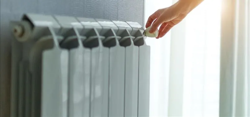 Çaresi tek tek detaylı listelendi! Evinizi ısıtmanın yolu çok basit! Perde ve penceredeki o yöntem...