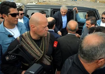 Başbakan Binali Yıldırım'ın Ağrı ziyaretinde dikkat çeken görüntü!