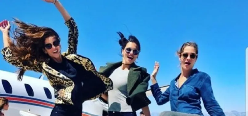 Adriana Lima poz verirken uçağı kaçırdı
