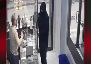 SOYUNCUYU ÖNCE AZARLADI SONRA KOVALADI