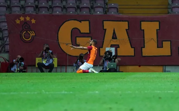 Belhanda'nın kovuluşu Galatasaray'ı karıştırdı! Arda ve Muslera... - 10