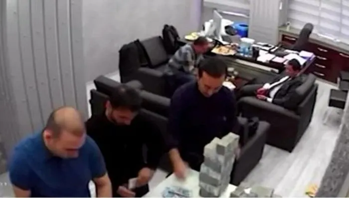 CHP’li İBB’de kara para sayma görüntüleri! Soruşturmada 11 şüpheli daha ifadeye çağrıldı