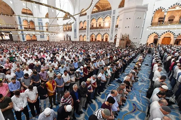 ramazan-bayrami-hutbesi-2024-konusu-diyanet-bayram-hutbesi-konusunu-ve-metninin-yayinladi-ramazan-bayrami-birl-1712659616113.jpg RAMAZAN BAYRAMI HUTBESİ 2024 KONUSU| Diyanet bayram hutbesi konusunu ve metninin yayınladı: 'Ramazan Bayramı: Birlik, Beraberlik ve Kardeşlik Günleri' - 2