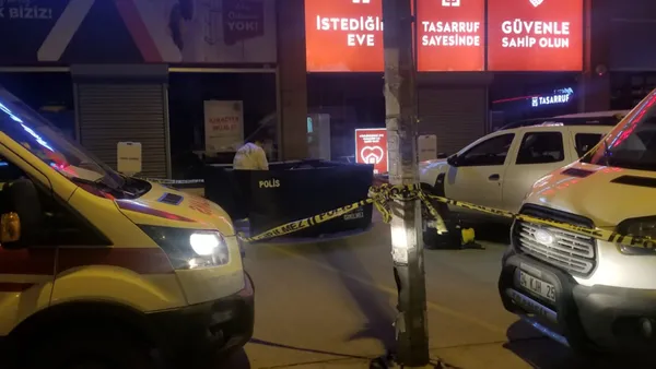 esenyurtta-dehset-dolu-anlar-17-yasindaki-kiz-otelin-8-katindan-dustu-1611549079064.jpg Esenyurt'ta dehşet dolu anlar! 17 yaşındaki kız otelin 8. katından düştü - 2