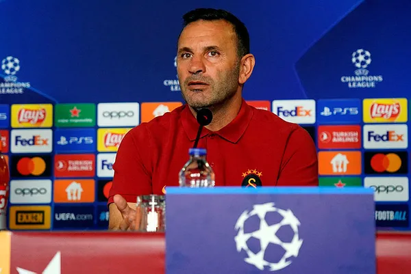 bayern-munih-maci-oncesi-icardinin-goruntusu-dikkat-cekti-takim-otobusune-boyle-yurudu-1698159510468.jpg Bayern Münih maçı öncesi Icardi'nin görüntüsü dikkat çekti! Takım otobüsüne böyle yürüdü... - 3