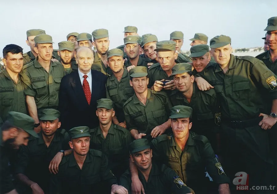 Bosna Hersek'in ilk Cumhurbaşkanı Merhum Aliya İzetbegoviç İslam düşmanlarına karşı bakın nasıl ant içmiş! 1