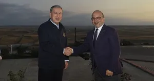 Bakan Akar’dan Yunanistan’a net uyarı