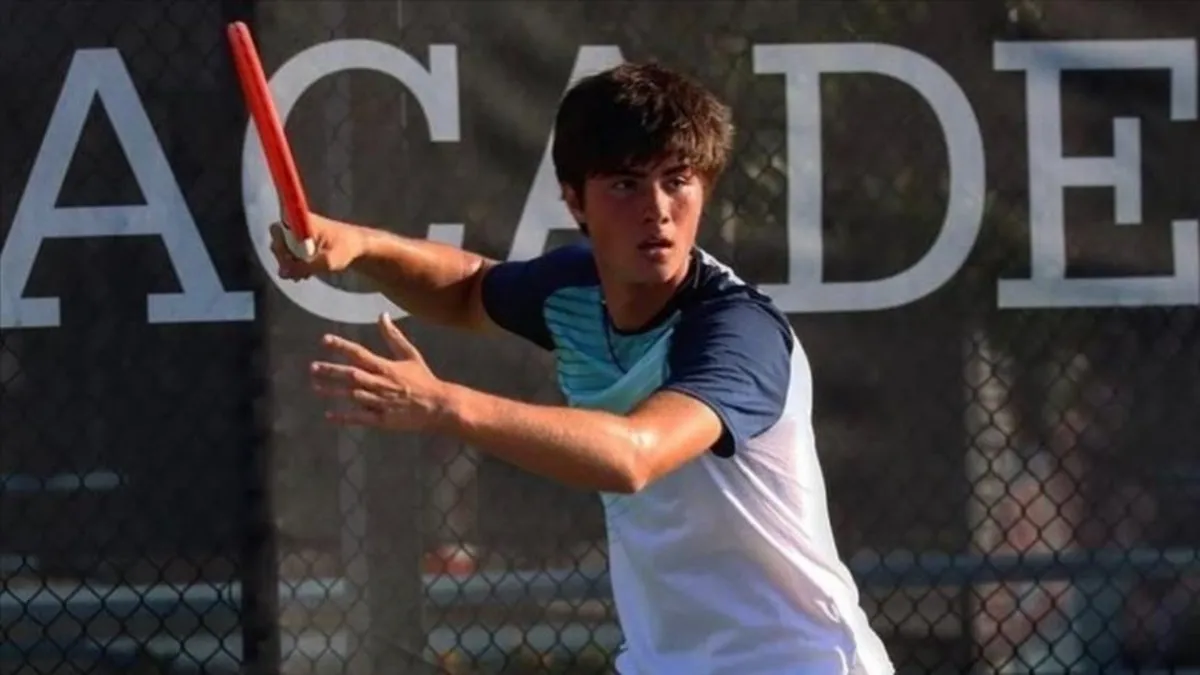 Milli tenisçi Atakan Karahan çeyrek finale yükseldi