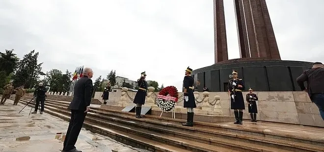 Bakan Güler Türk Şehitliği’ni ziyaret etti