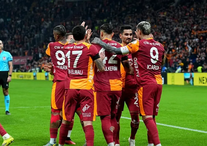 lider-evinde-doludizgin-galatasaray-eyupsporu-farkli-gecti-1771009358583.jpg Lider evinde doludizgin! Galatasaray Eyüpspor'u farklı geçti - 10