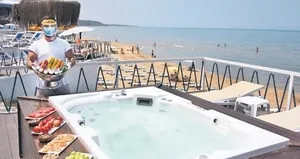 Ünlü plajda skandal tesettür yasağı!