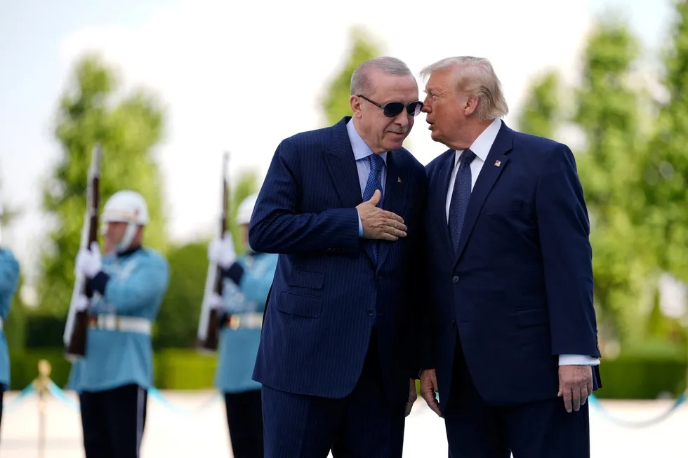 nato-zirvesinde-israile-bir-kotu-haber-daha-ziyaretini-iptal-etti-1783513942224.jpg ABD Başkanı Donald Trump ve Başkan Recep Erdoğan (EPA)