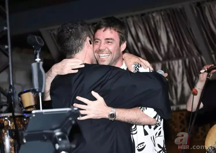 Oğuzhan Koç ve Murat Dalkılıç sahnede kırdı geçirdi: Ya terk et ya da... 9