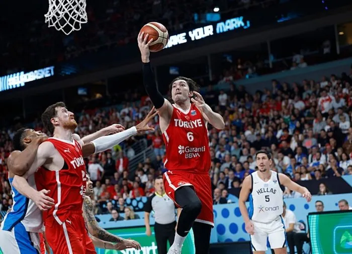 12 dev adamdan tarihi başarı! Türkiye Avrupa finalinde: Altın madalyaya son 1 maç